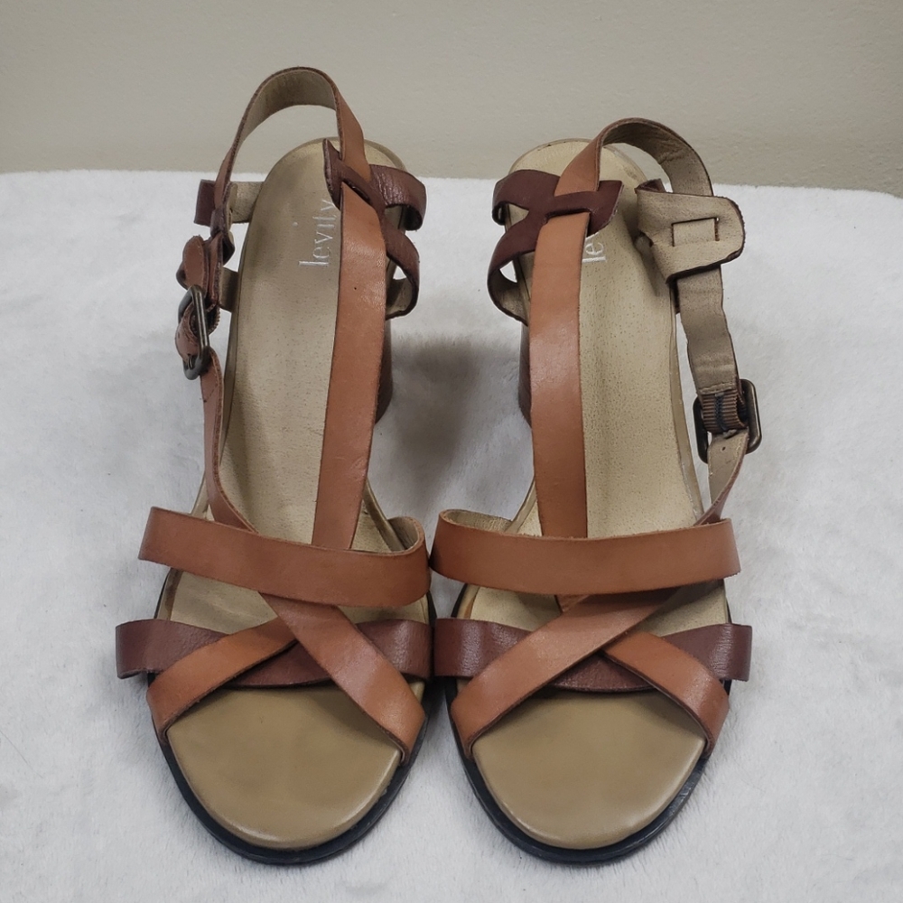 Levity Canary Leather Heels